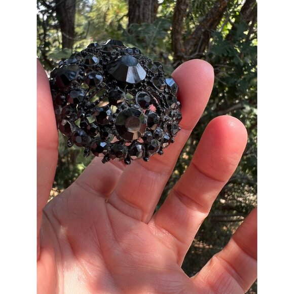 Victorian Black Mourning Crystal  Brooch Pin 1.75" Diameter Large Round Faceted - Picture 3 of 8